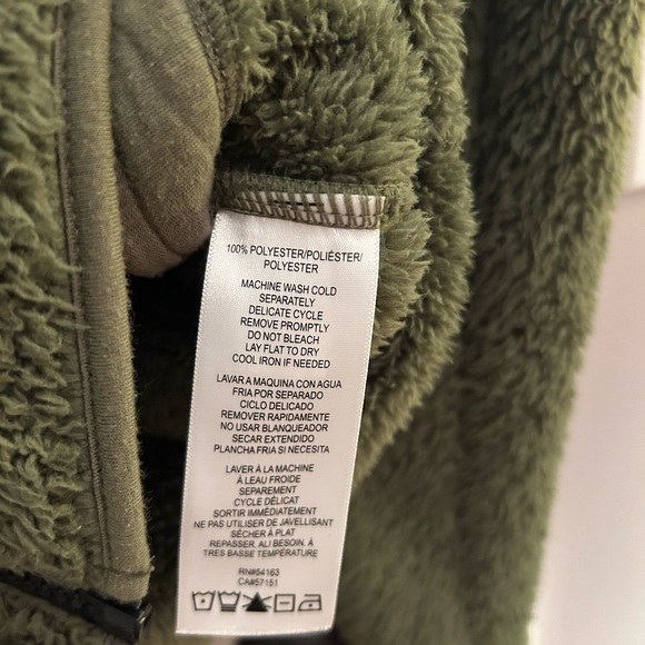 Fleece - Picture 4 of 4